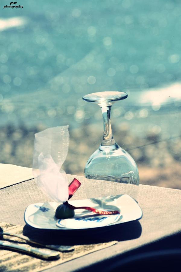 Fleet Club Mahrousa Alexandria Bagian luar foto A wine glass
