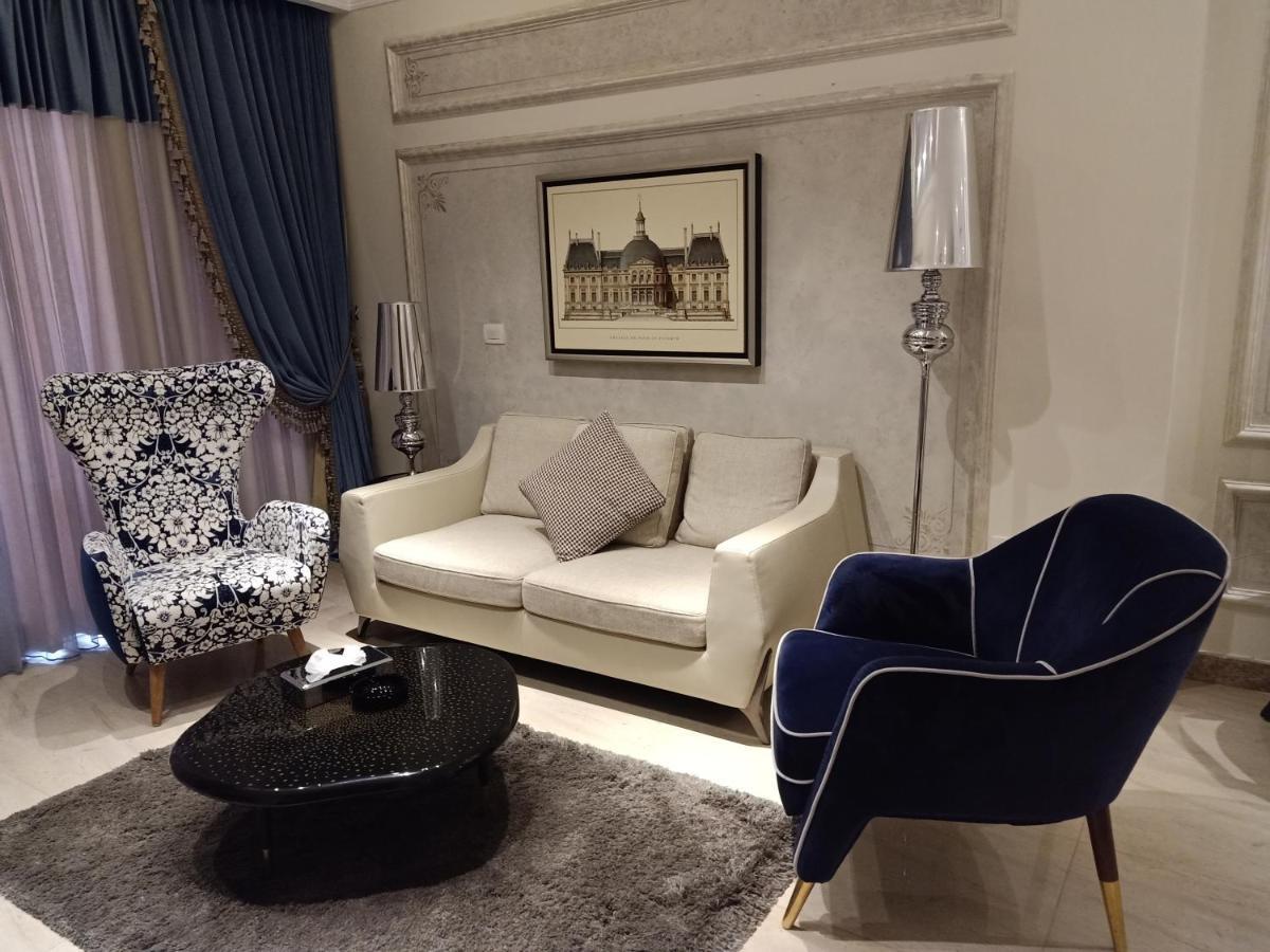 Fleet Club Mahrousa Alexandria Bagian luar foto A living room