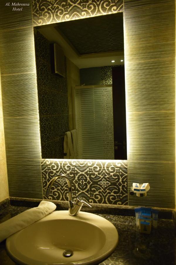 Fleet Club Mahrousa Alexandria Bagian luar foto Bathroom in the hotel