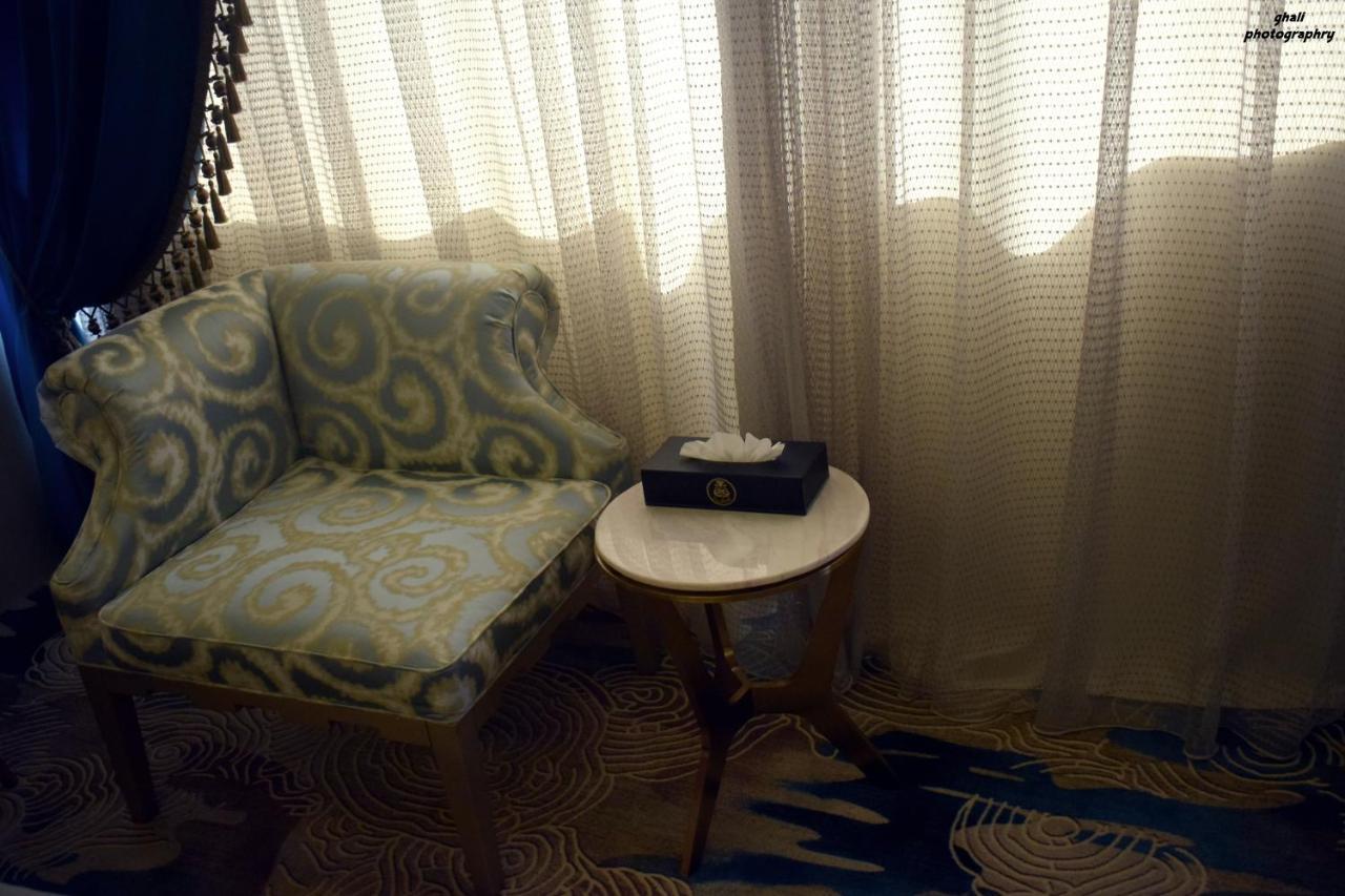 Fleet Club Mahrousa Alexandria Bagian luar foto A tissue box on a table