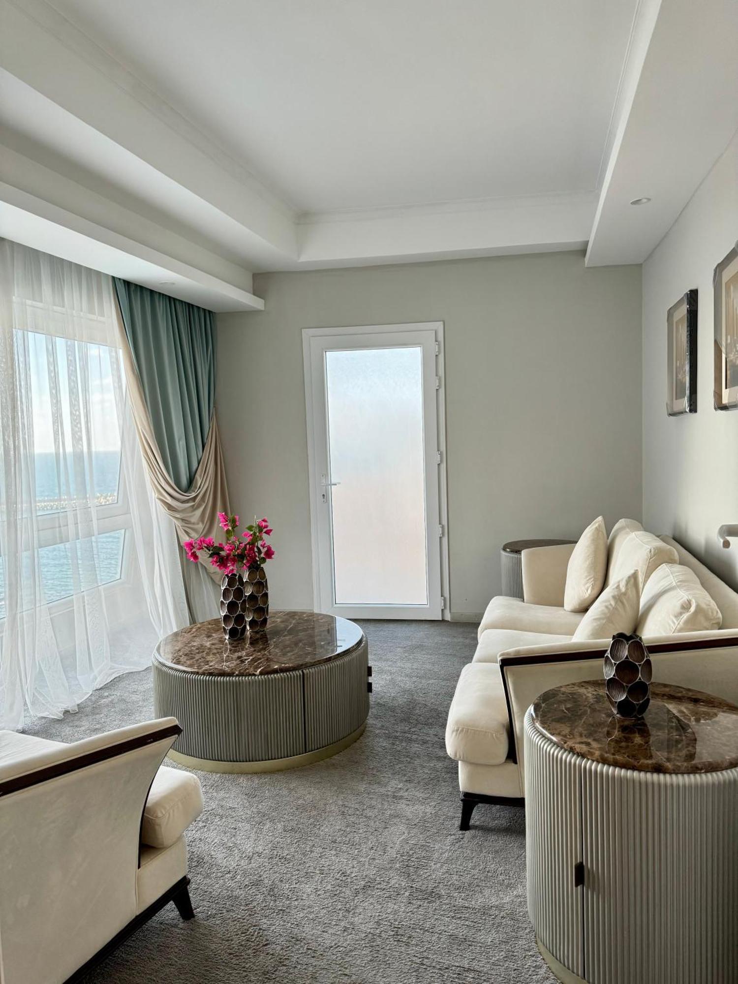 Fleet Club Mahrousa Alexandria Bagian luar foto A room at the hotel